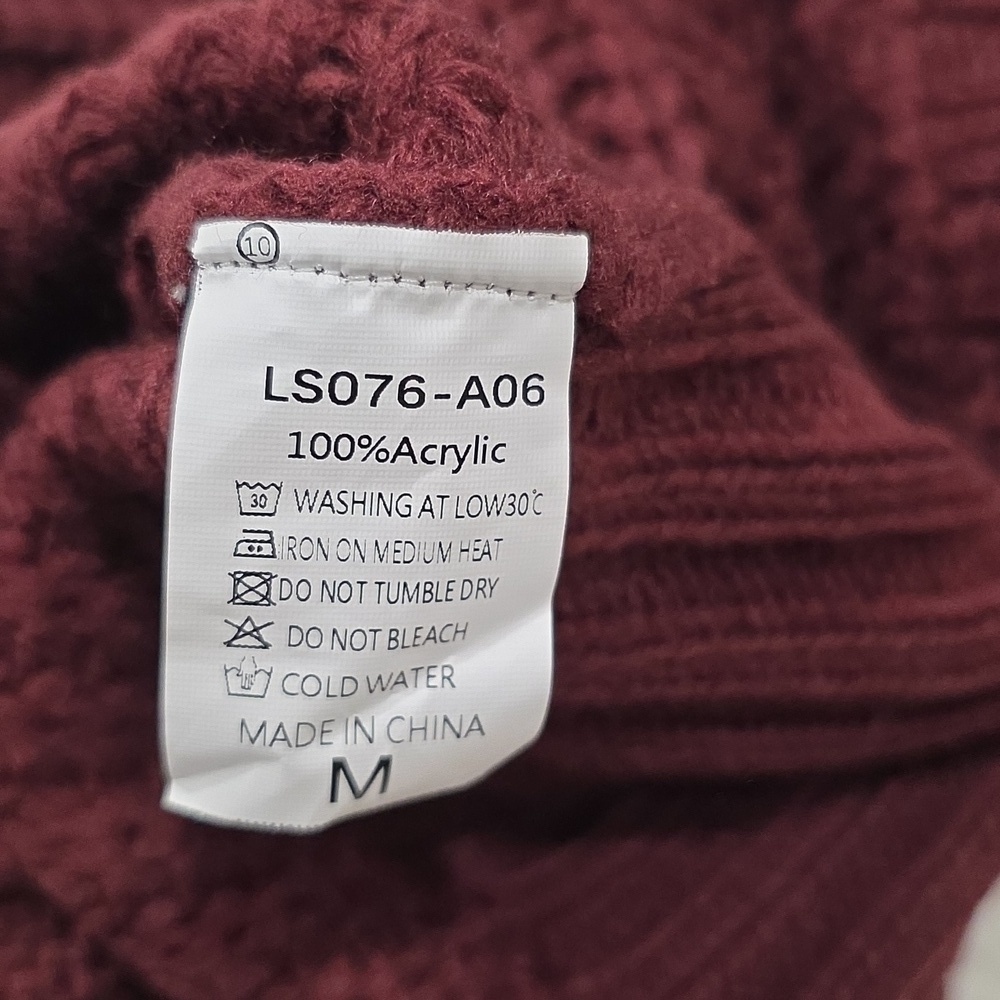 Lillusory Burgundy Cable Knit Sweater. Size M. NWT! - Picture 6 of 6